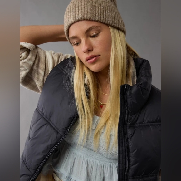 Nwt American Eagle Womens Cream Color Essential Full Zip Puffer Vest Size Large - Picture 5 of 5